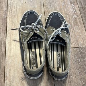 Lightly Used Sperry top-sider boat shoe